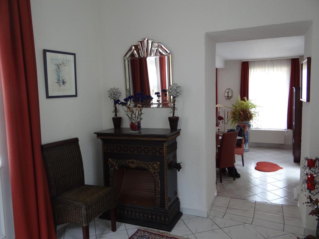 Chateau Mesny Gite Au Fil Des Pages Vic-sur-Seille Esterno foto