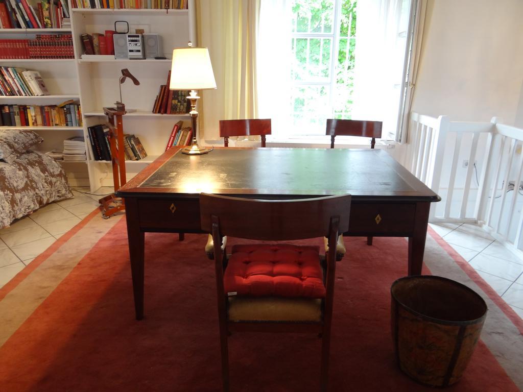 Chateau Mesny Gite Au Fil Des Pages Vic-sur-Seille Esterno foto