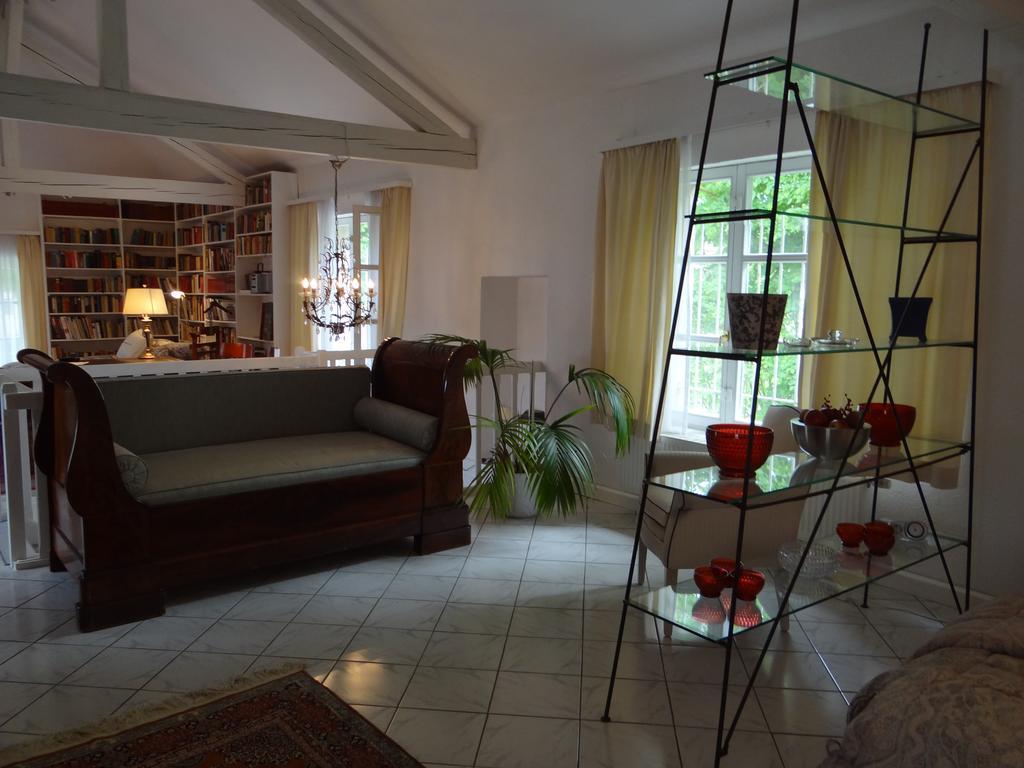 Chateau Mesny Gite Au Fil Des Pages Vic-sur-Seille Esterno foto