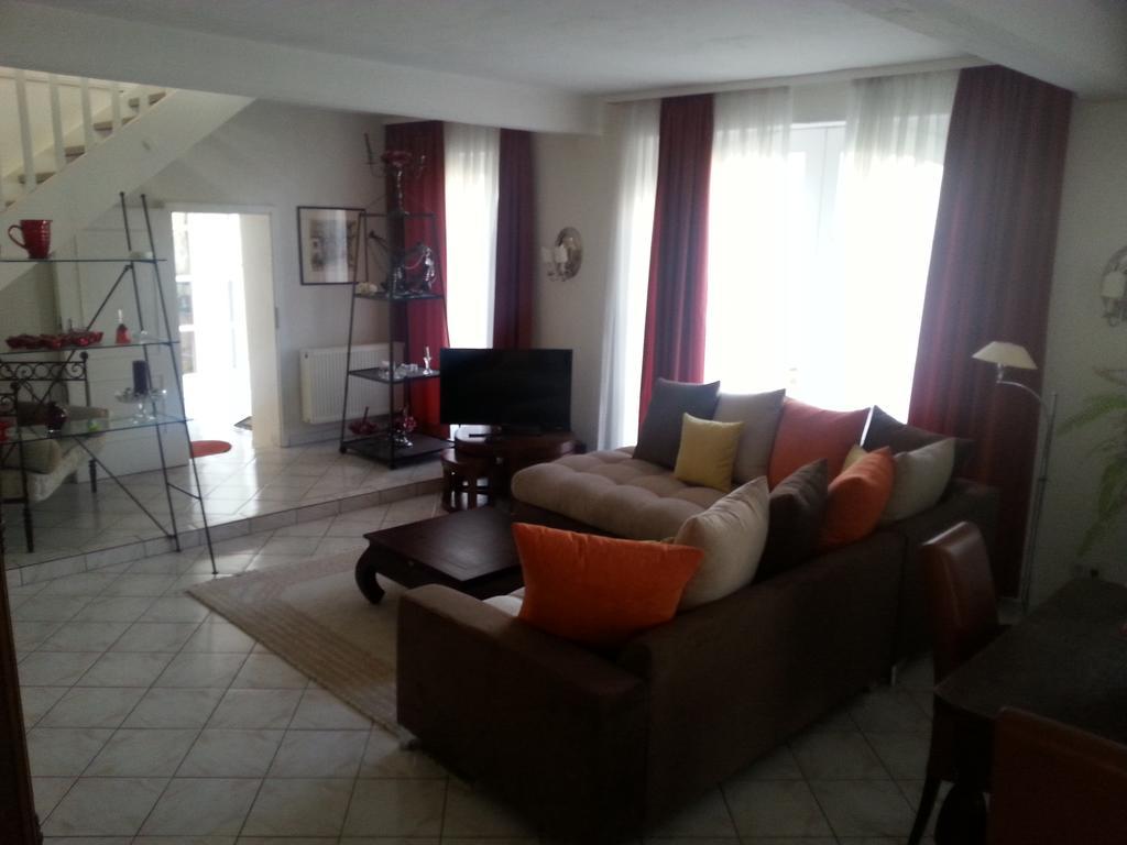Chateau Mesny Gite Au Fil Des Pages Vic-sur-Seille Esterno foto